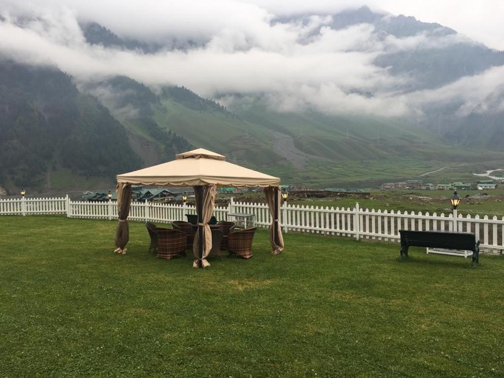 Hotel Golden Heritage Pahalgām Kültér fotó